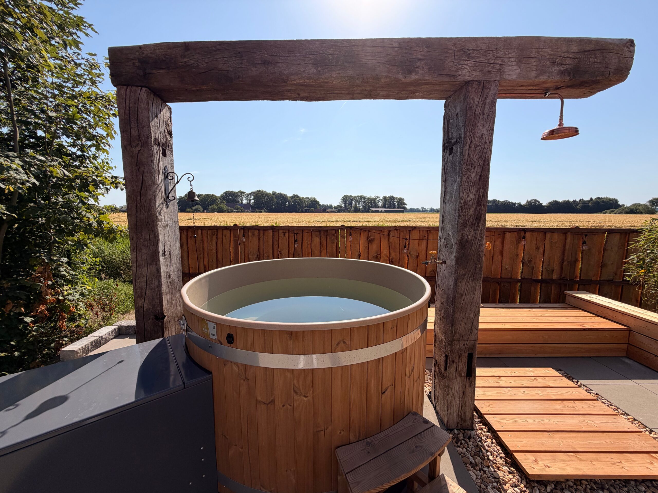 Hot Tub im Freien bei Slow Moments
